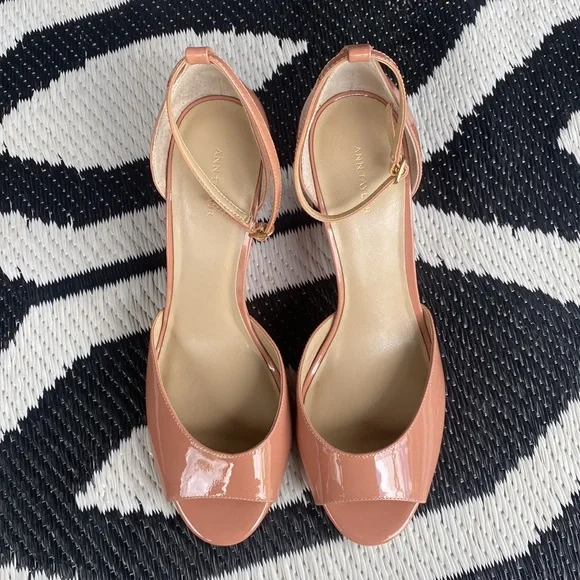 NWOT Ann Taylor Wedges - Picture 2 of 8